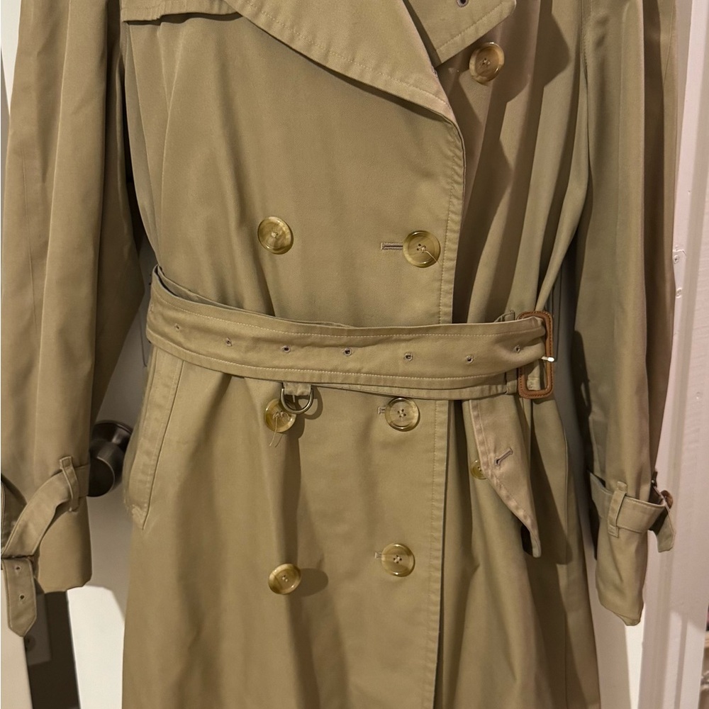 Burberry Classic mens Beige Trench Coat
